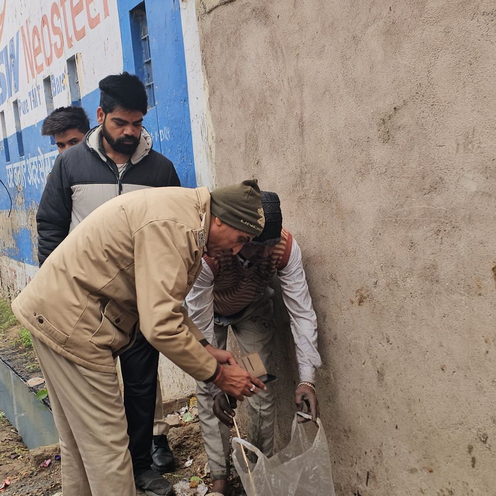 हनुमानगढ़ में नाली की सफाई के दौरान मिला भ्रूण:दुर्गा कॉलोनी क्षेत्र की घटना, मामले की जांच में जुटी पुलिस