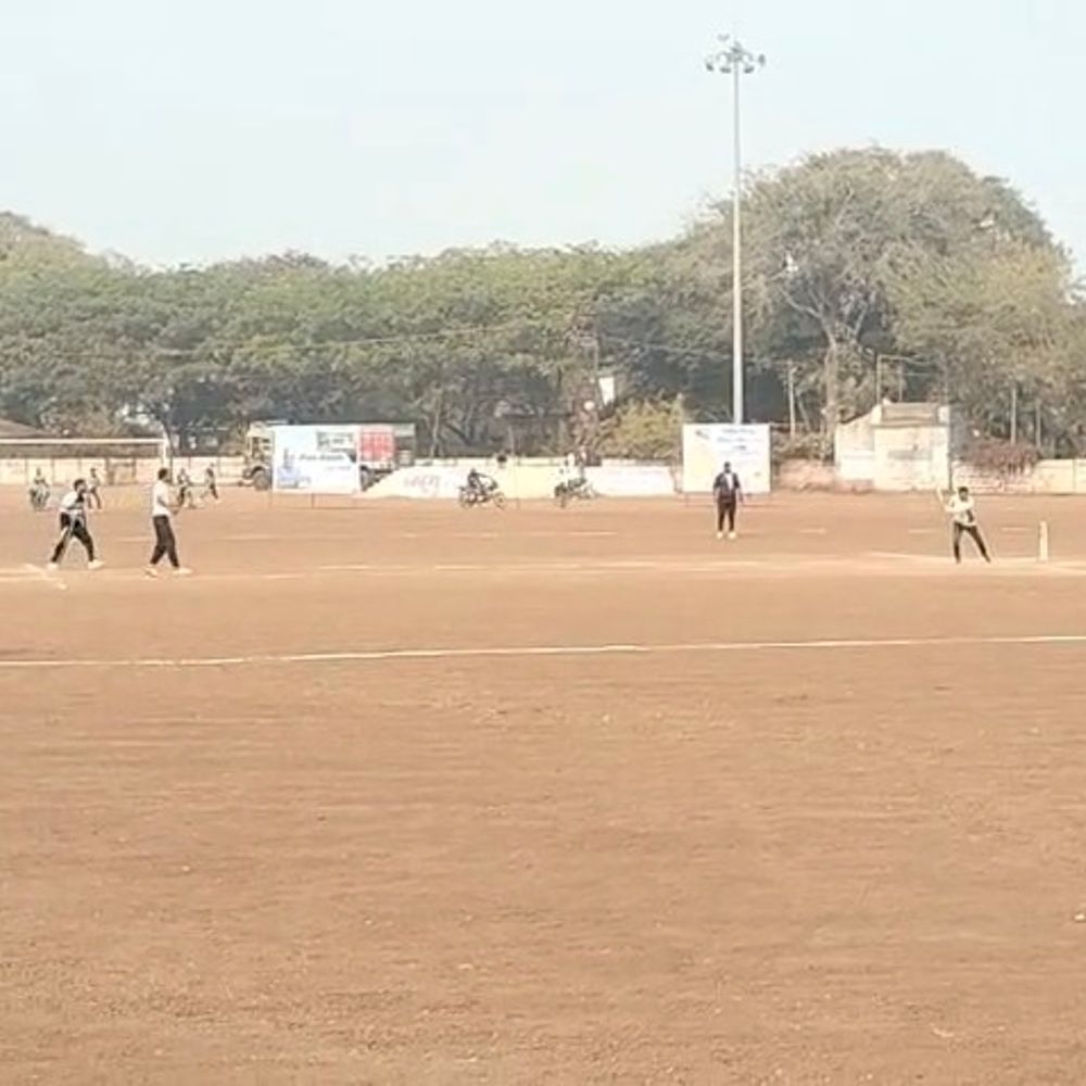 नीमच में राजपूत क्रिकेट प्रीमियर लीग का दूसरा संस्करण:10 टीमें हिस्सा लेंगी; पहले दिन हुए पुलिस-वकील और राजपूत समाज-पत्रकार टीम के मुकाबले