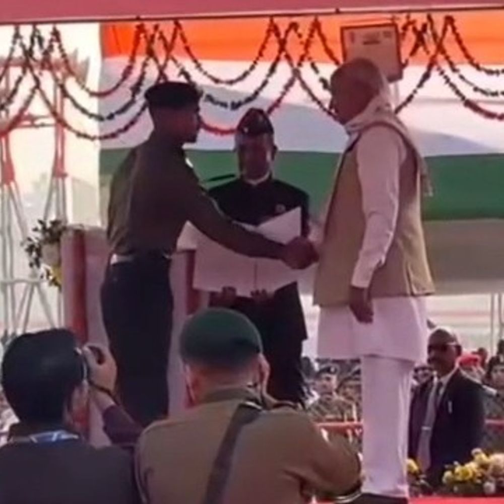 सीतामढ़ी के बिट्टू ने JK में आतंकियों को मार गिराया:गणतंत्र दिवस पर राज्यपाल ने दिया वीरता पदक, गांव में खुशी का माहौल