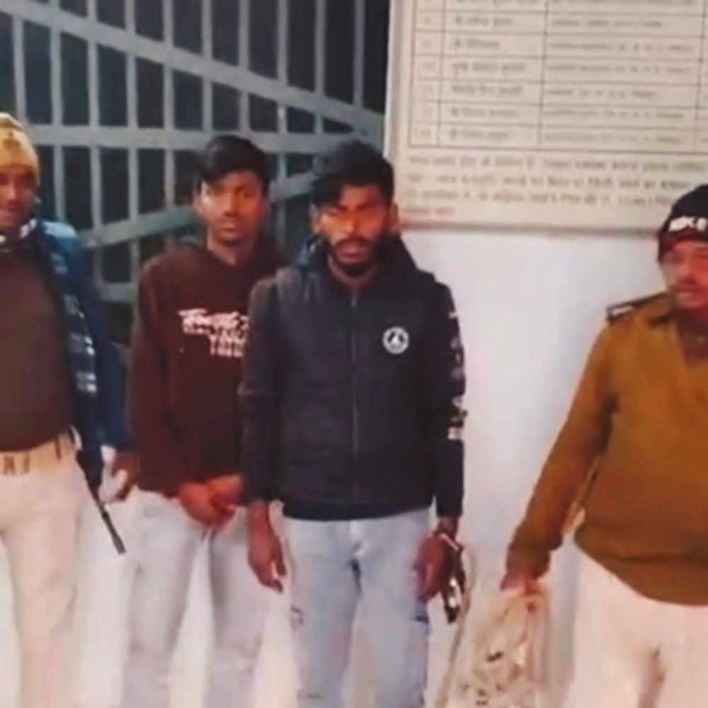 बाइक चोरी में अंतरजिला गिरोह के 2 सदस्य अरेस्ट:जमुई से चोरी की बाइक बरामद, छापेमारी के बाद कार्रवाई