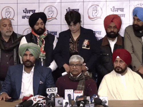 पंजाब चुनाव से पहले कांग्रेस में जट्‌ट सिख Vs दलित:चन्नी ने कहा- प्रधान, विपक्षी नेता, NSUI प्रेजिडेंट, सभी जट्‌ट सिख; दलितों को बड़े पद क्यों नहीं