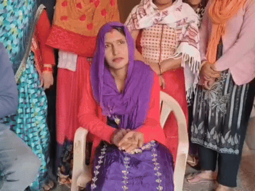 महिला की जांघ पर फोड़ा फूटा, निकली गोली:फरीदाबाद में परिवारवाले देखकर हैरान, बोली- 20 साल पहले स्कूल में जख्म हुआ था