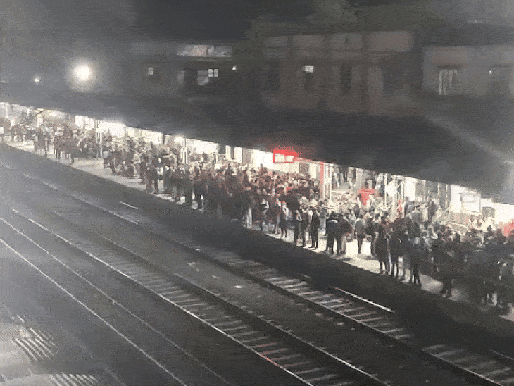 संत हिरदाराम नगर स्टेशन पर बदलाव:प्लेटफॉर्म-1 का पुराना एफओबी 30 जनवरी से बंद, भोपाल सिरे का नया पुल यात्रियों के लिए खुला