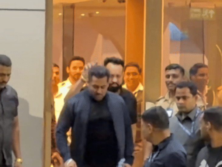 टाइट सिक्योरिटी के साथ एयरपोर्ट से निकले सलमान खान:बेटे युग का टिफिन थामे दिखे अजय देवगन, सोनू निगम ने पैपराजी को पोज देते हुए की मस्ती