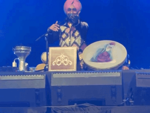 सिंगर सरताज बोले- सोनम बाजवा ग्रेसफुल लेडी:पंजाबी बोली डालकर कहा- तेनूं बणा लूं साली; न्यू ईयर पर अश्लील डांस का विरोध हुआ था