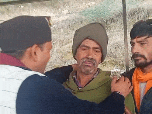 सख्त भू कानून के बावजूद अल्मोड़ा में बिक रही जमीन:ग्रामीणों का दावा- बिचौलिए जमीन खरीदकर 20 गुना ज्यादा रेट में बेच रहे