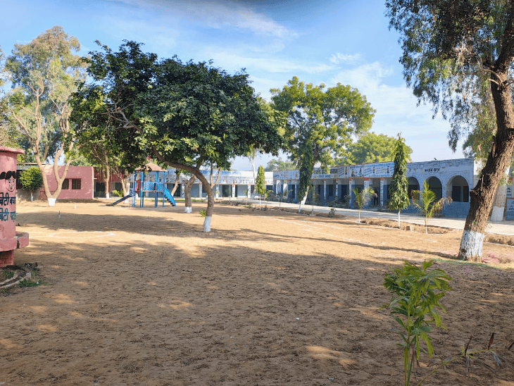 फतेहाबाद में सूलीखेड़ा-पीलीमंदोरी के स्कूल खंड स्तर पर सबसे सुंदर:दोनों स्कूलों को मिलेगा सौंदर्यीकरण पुरस्कार; डेपुटेशन पर टीचर बुला करवाई पढ़ाई