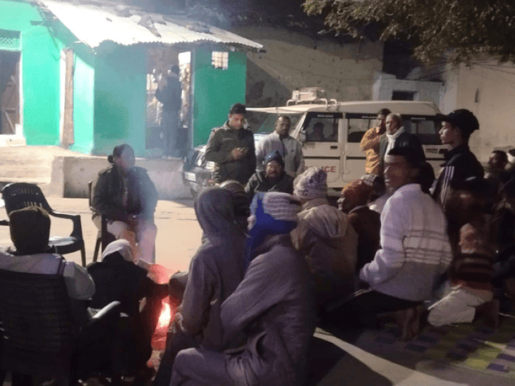 छतरपुर में संत रविदास जयंती को लेकर पुलिस अलर्ट:आयोजन स्थलों का निरीक्षण, जनसंवाद तेज; शिकायत के लिए हेल्पलाइन नंबर जारी