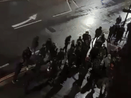 लंदन में पाकिस्तानी ग्रूमिंग गैंग ने सिख लड़की अगवा की:फ्लैट में बंद कर 5-6 लोगों से रेप कराया; 200 सिखों ने घेरकर छुड़वाया