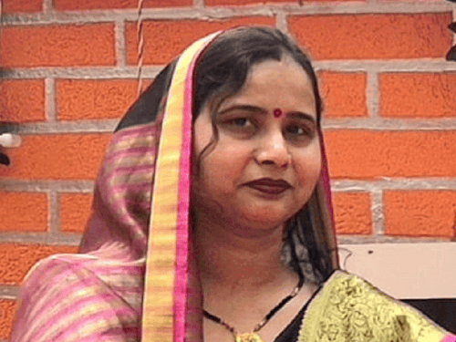 रेवाड़ी नप चुनाव : दावेदारों की राजनीतिक आकाओं पर नजर:हाईकोर्ट से मिली हरीझंडी, कांग्रेस में रेखा का दावा हुआ मजबूत, भाजपा में लंबी कतार