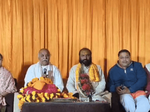 शंकराचार्य–प्रशासन में समन्वय हो, यूजीसी पर हिंदू न बंटने पाए:अयोध्या पहुंचे प्रवीण तोगड़िया बोले-हिंदू चाहे किसी भी जाति का हो, उसके साथ अन्याय नहीं हो