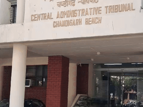 लाइब्रेरियन सेवा अवधि मामले में हाईकोर्ट के आदेश का हवाला:चंडीगढ़ CAT में अगली सुनवाई 10 फरवरी, सुप्रीम कोर्ट में चुनौती देने की तैयारी