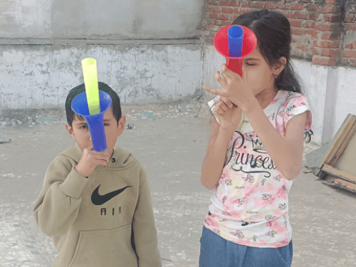 डूंगरपुर में मकर संक्रांति पर पतंगबाजी का उत्साह:आसमान रंग-बिरंगी पतंगों से भरा, दान-पुण्य का रहा दौर