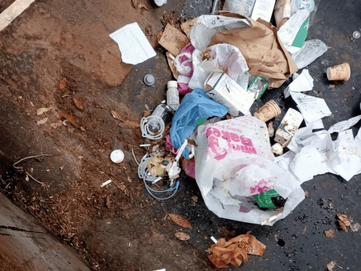 देवास के एमजी अस्पताल पर 1 लाख रुपए का जुर्माना:कचरा वाहन में मेडिकल वेस्ट मिला, निगम ने कचरा संग्रहण रोककर कार्रवाई की