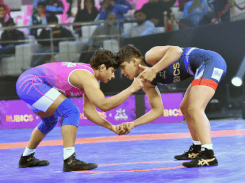 अंतिम पंघाल की टीम ने मुंबई को 7-2 से हराया:ओलिंपिक मेडलिस्ट अमन जीते, टीम हारी, तपस्या गहलावत ने किया क्लीन स्वीप