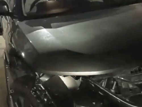 जालंधर के माता रानी चौक पर हादसा:तेज रफ्तार कार ने परिवार सवार वाहन को मारी टक्कर, चालक मौके से फरार