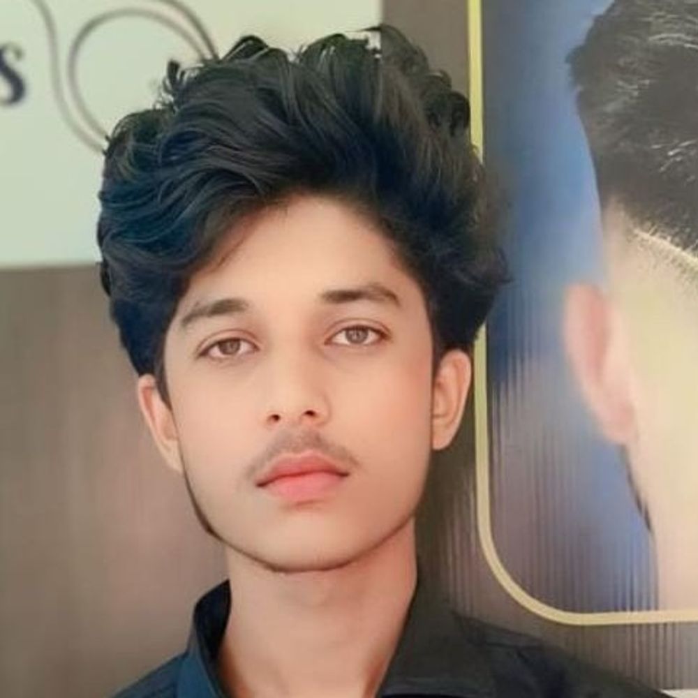 तेज रफ्तार ब्रेजा ने दो दोस्तों को रौंदा:पीलीभीत में एक की मौत, दूसरा गंभीर रूप से घायल, हायर सेंटर रेफर