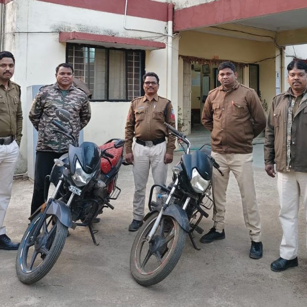 सिवनी में बाइक चोर गिरोह का सदस्य गिरफ्तार:दो चोरी की बाइक बरामद, बेचने के लिए ग्राहक तलाश रहा था आरोपी