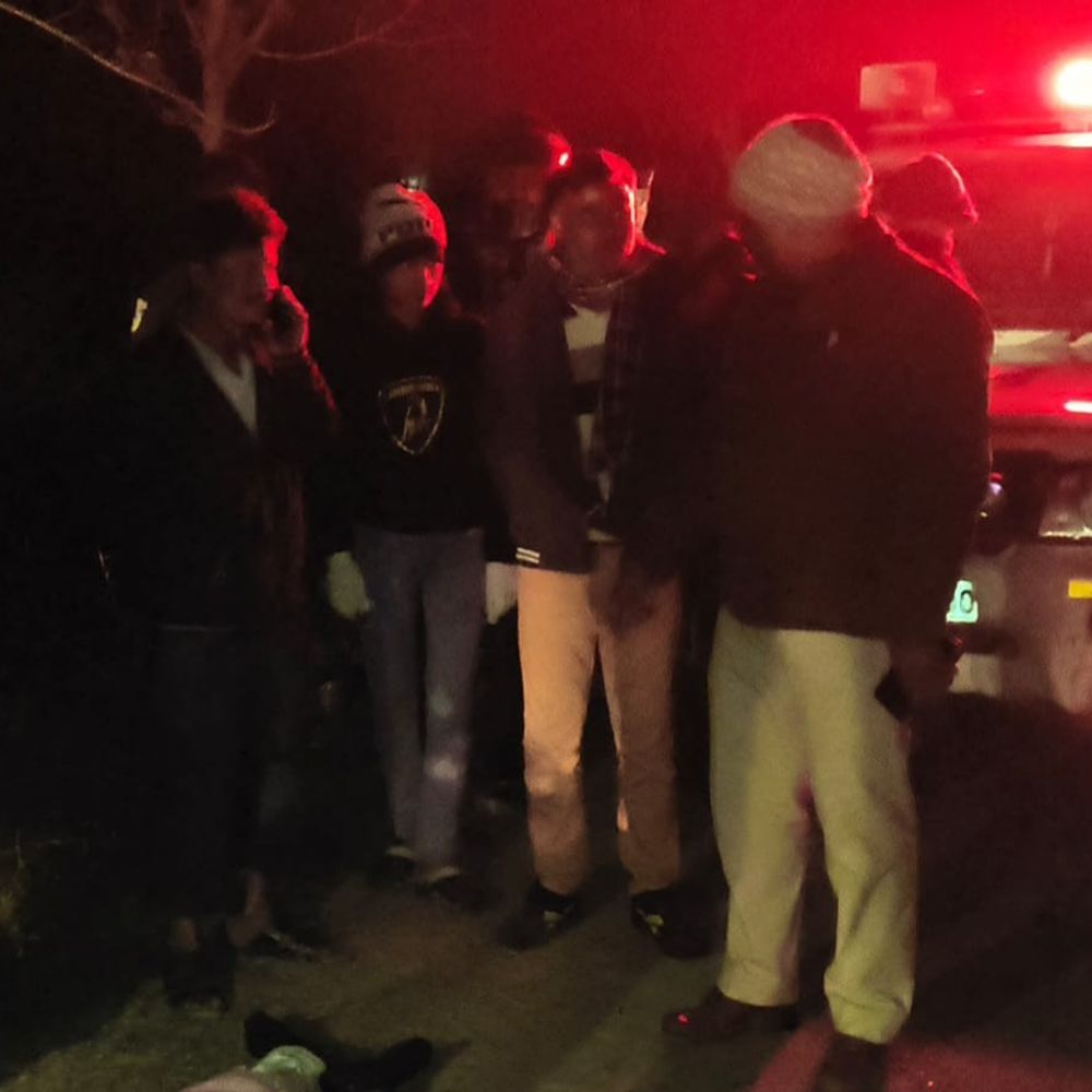 पिकअप-बाइक टक्कर में युवक की मौत:सीतामढ़ी के सुरसंड में एक युवक गंभीर घायल, पिकअप चालक गाड़ी छोड़कर फरार