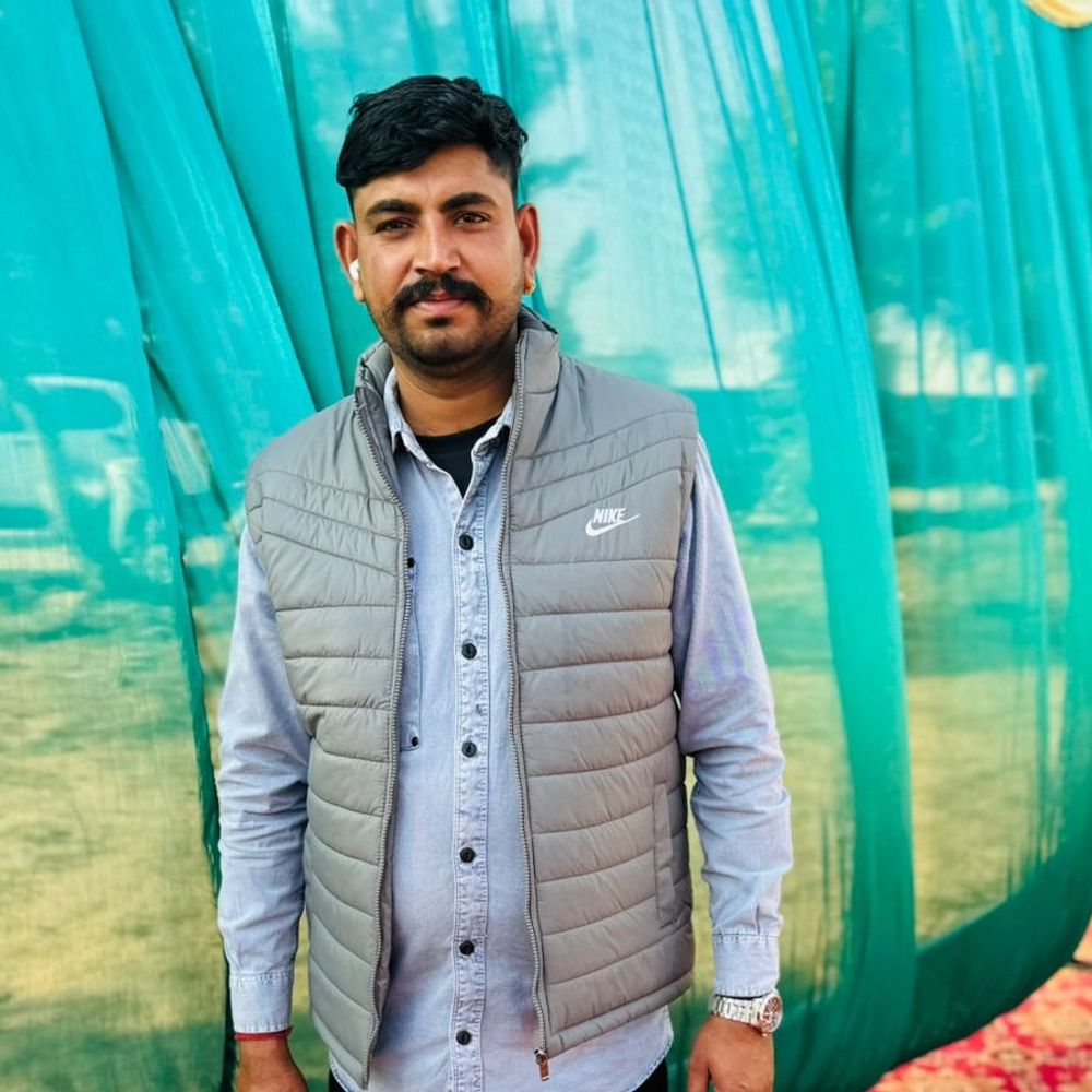 मोहाली में अंबाला के बिजली कर्मी की करेंट से मौत:लाइन ठीक करने के लिए चढ़ा, तारों पर लटका शव, शटडाउन लिया था