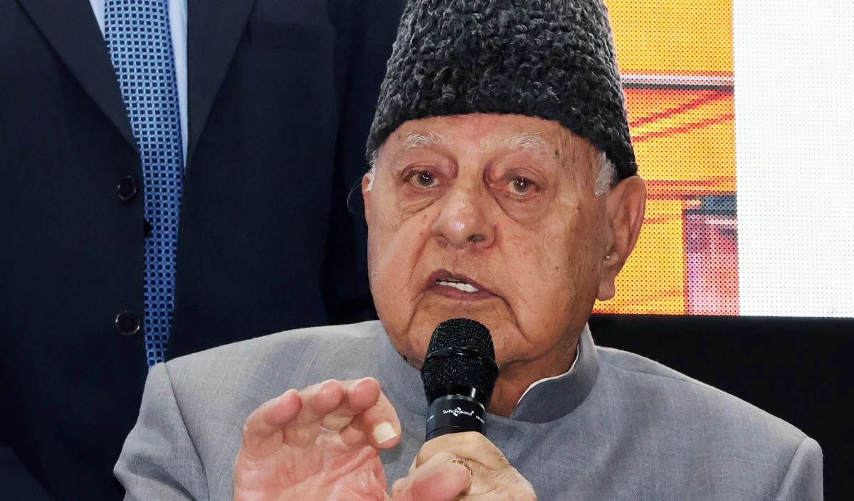 कश्मीरियों को निशाना बनाने वाले हिटलर की राह पर, एक दिन इनका अंत होगा: Farooq Abdullah