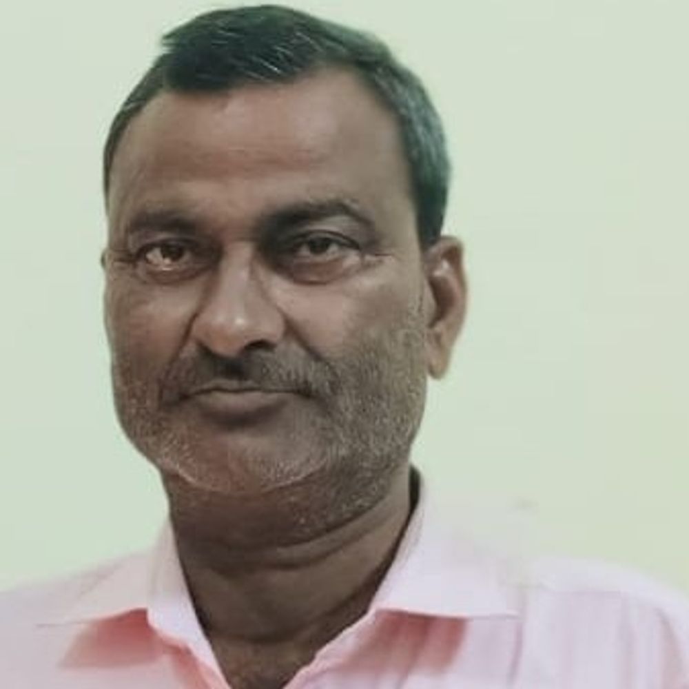 संभल में लेखपाल की सड़क हादसे में मौत:बदायूं रोड पर बैलगाड़ी से टक्कर हुई, नोएडा में इलाज के दौरान दम तोड़ा