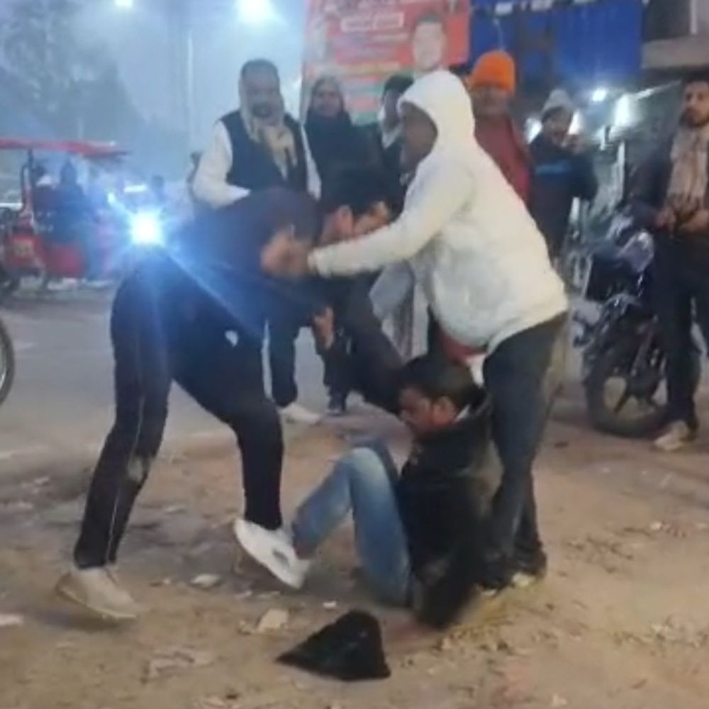 अयोध्या में दो भाइयों में मारपीट:कुचेरा बाजार में हुई घटना, पुलिस ने दोनों को हिरासत में लिया