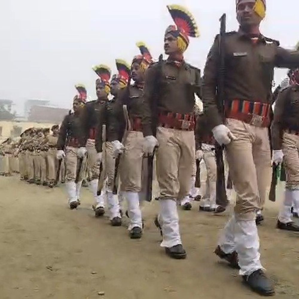 मिंज स्टेडियम में पुलिस-NCC कैडेट्स कर रहे रिहर्सल:गोपालगंज में गणतंत्र दिवस परेड की तैयारियां तेज, राष्ट्रभक्ति धुनों पर कदमताल