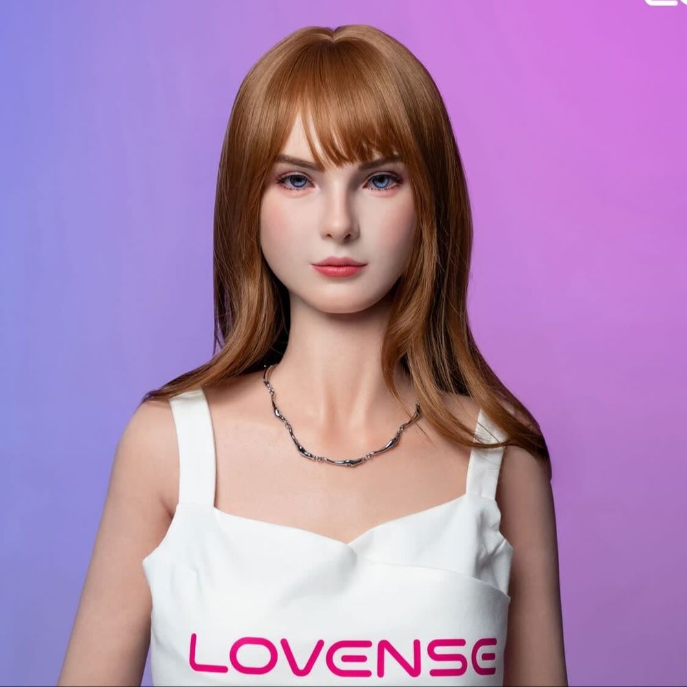 CES 2026 में आई पहली AI ‘गर्लफ्रेंड’ रोबोट:बातचीत करेगी और पुरानी बातें भी याद रखेगी, शुरुआती कीमत ₹3.30 लाख; 2027 में डिलीवरी