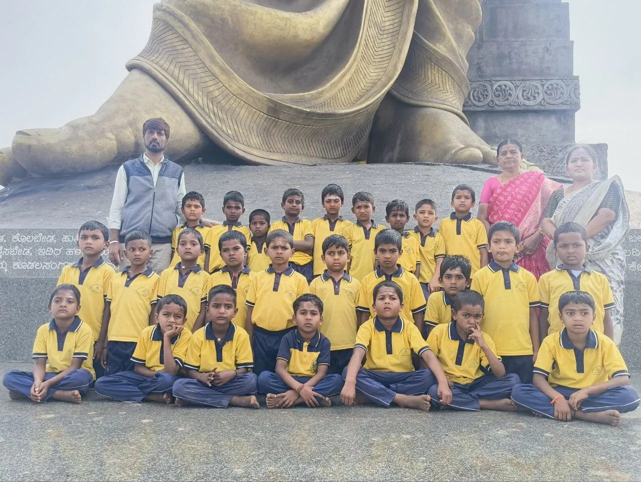 शैक्षणिक भ्रमण से मिला ज्ञान और संस्कार