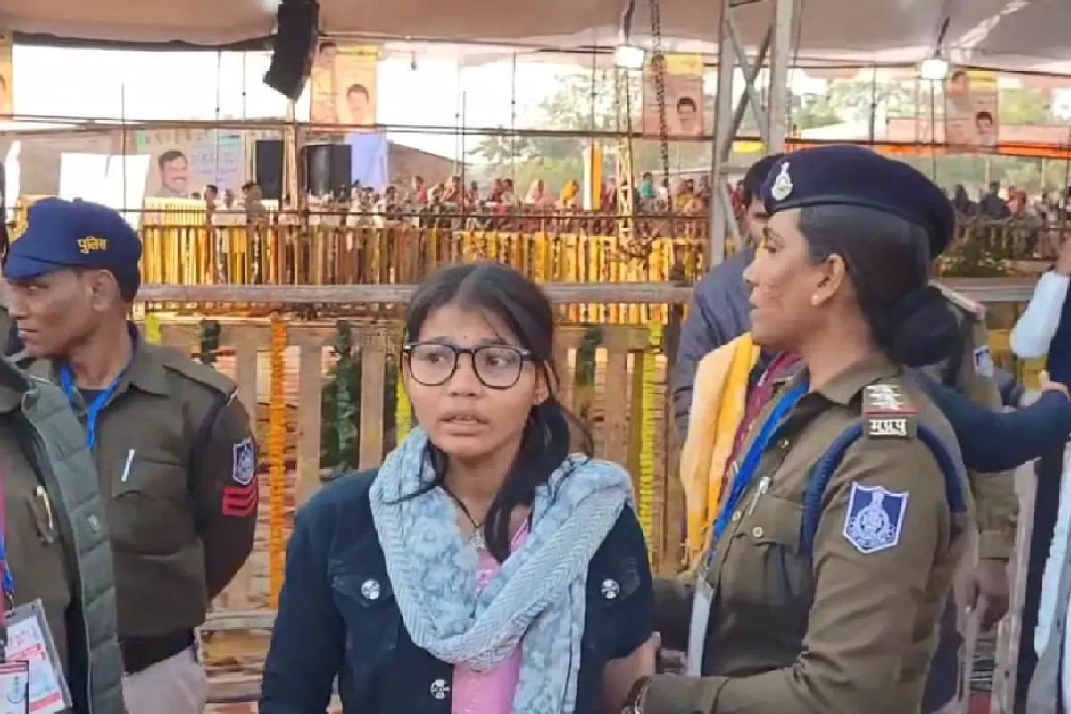 CM से मिलने आई बैगा बेटी को पुलिस ने रोका, कैमरे के सामने बयां किया दर्द, देखें वीडियो