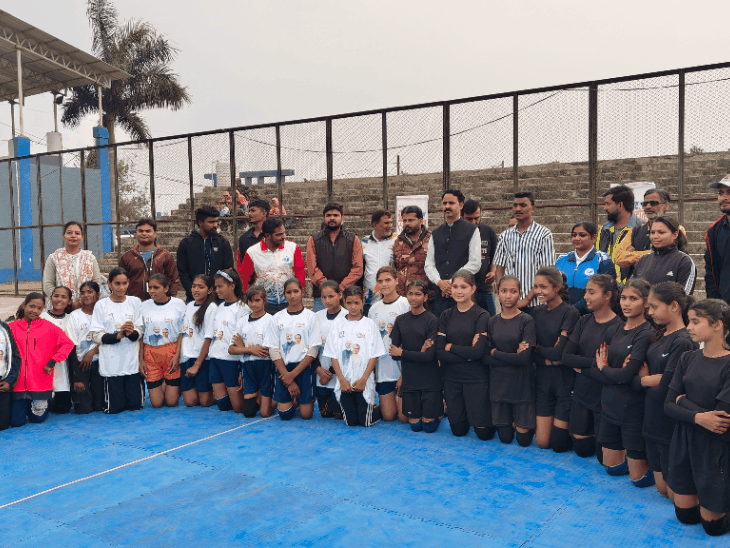 रायसेन मंडल क्रिकेट फाइनल में नवीन मलिक चमके:38 गेंदों में 65 रन बनाए, सांसद खेल महोत्सव में देवनगर को हराया