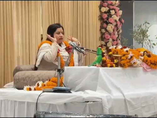 गोरखपुर में श्रीमद्भागवत कथा का आगाज:सुरक्षा आचार्य की वाणी पर झूमे श्रद्धालु, भागवत कथा श्रवण की बताई महिमा