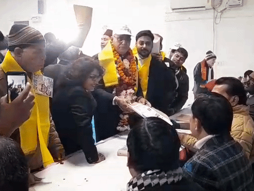 बार एसोसिएशन चुनाव: आखिरी दिन 30 दावेदारों ने किया नामांकन:दिन भर कचहरी से निकलते जुलूस, 12 को होगी पत्रों की जांच