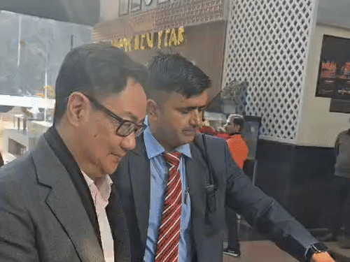 वीबी-जीरामजी के लिए लखनऊ आए किरण रिजिजू:BJP प्रदेश अध्यक्ष से मिले, यूपी के वित्त मंत्री सुरेश खन्ना के साथ करेंगे प्रेसवार्ता