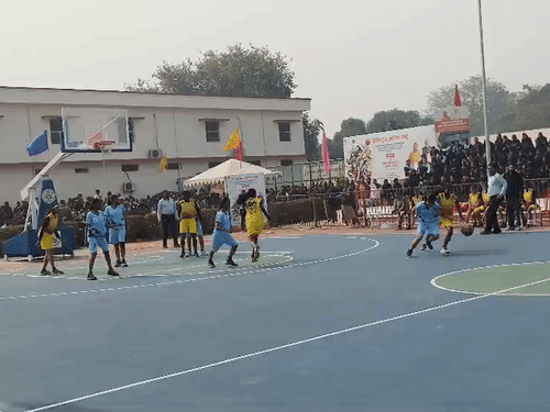 बास्केटबॉल कोर्ट पर DDU का दबदबा:एकतरफा मुकाबले में रायगढ़ को रौंदा, जादवपुर-त्रिपुरा के बीच कांटे की टक्कर