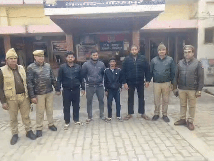 गोरखपुर में अपहरण के आरोपियों को पुलिस ने जेल भेजा:हत्यारोपी की लोकेशन जानने के लिए बंधक बनाया, बाराबंकी से पकड़े गए