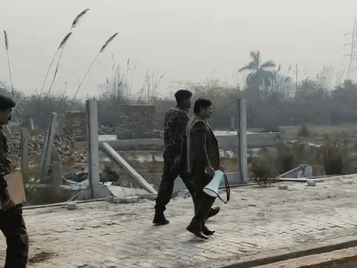 केडीए ने बिठूर की अवैध प्लॉटिंग में बुलडोजर चलाया:पूर्व सांसद का बेटा और भाजपा नेता रचित पाठक कर रहे थे अवैध प्लॉटिंग