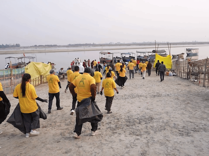 कानपुर में हर रविवार चलेगा गंगा सफाई अभियान:पंचतत्व से जुड़ेंगे युवा, सरसैया घाट पर 200 स्वयंसेवकों ने किया श्रमदान