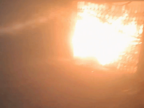 लखनऊ में ज्वैलरी शॉप में लगी आग:केबल से पड़ोसी के घर तक पहुंची, ज्वेलर का परिवार बचा