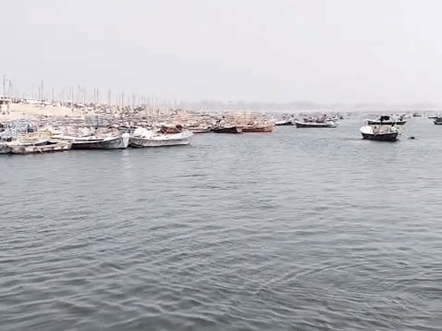 माघ मेले में 2 की रात से नहीं चलेंगे वाहन:पौष पूर्णिमा से एक दिन पहले लागू होगा प्रतिबंध, पार्किंग में खड़ी करनी होंगी गाड़ियां