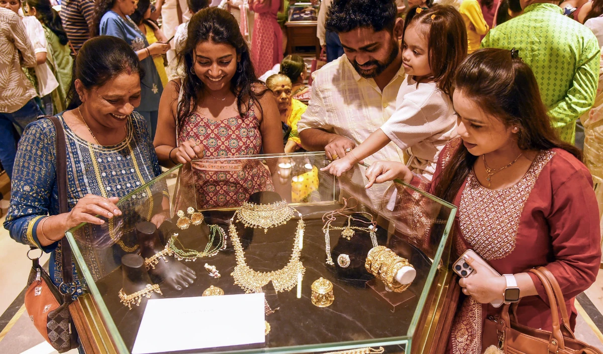 24 घंटे में बदला बाजार का मूड! Record High के बाद Gold-Silver Price में ऐतिहासिक गिरावट