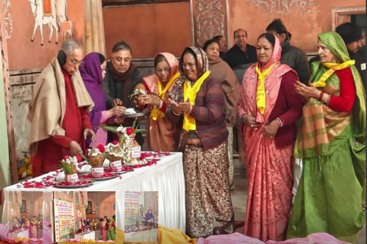 गोविंद देव जी मंदिर: संगम जल से भरे 22 हजार जल पात्र श्रद्धालुओं को किए वितरित