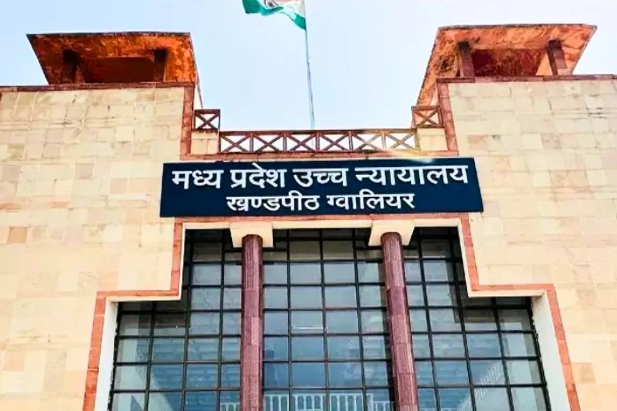 माता-पिता की लड़ाई में ‘स्कूल रिकॉर्ड’ से नहीं हटेगा बच्चे के पिता का नाम, हाईकोर्ट ने दिए निर्देश