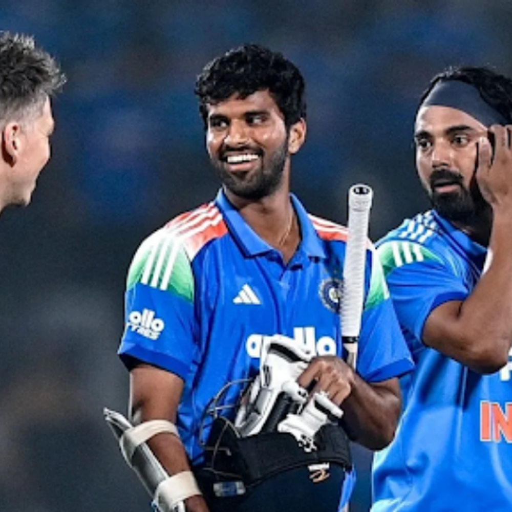 वॉशिंगटन सुंदर न्यूजीलैंड के खिलाफ वनडे सीरीज से बाहर:पहले मुकाबले के दौरान पसली में चोट लगी; 5 ओवर बॉलिंग की, बैटिंग करने भी उतरे