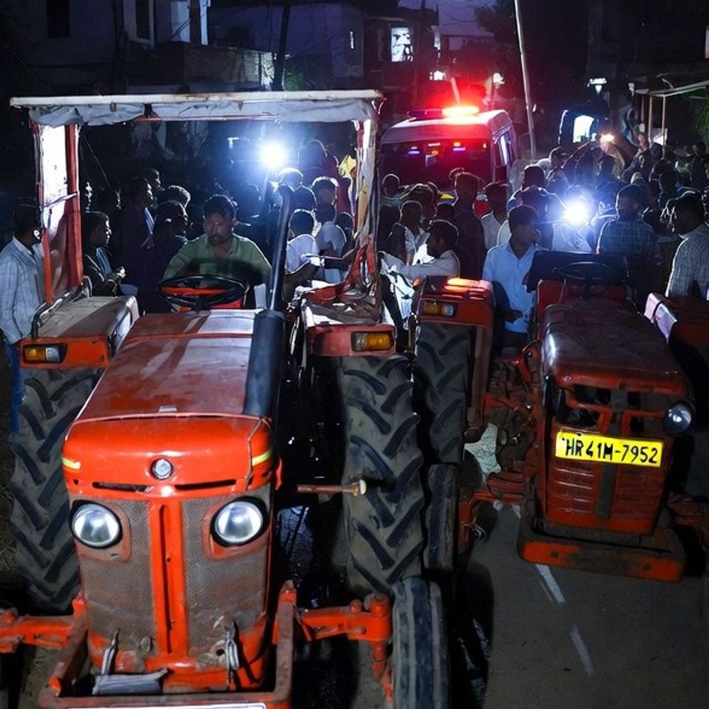 कुरुक्षेत्र में ट्रैक्टर से गिरकर सवार की मौत:ट्रैक्टर-ट्रॉली ने पीछे टक्कर मारी, सड़क पर गिरते ही माथा फटा, बेटा हुआ अनाथ