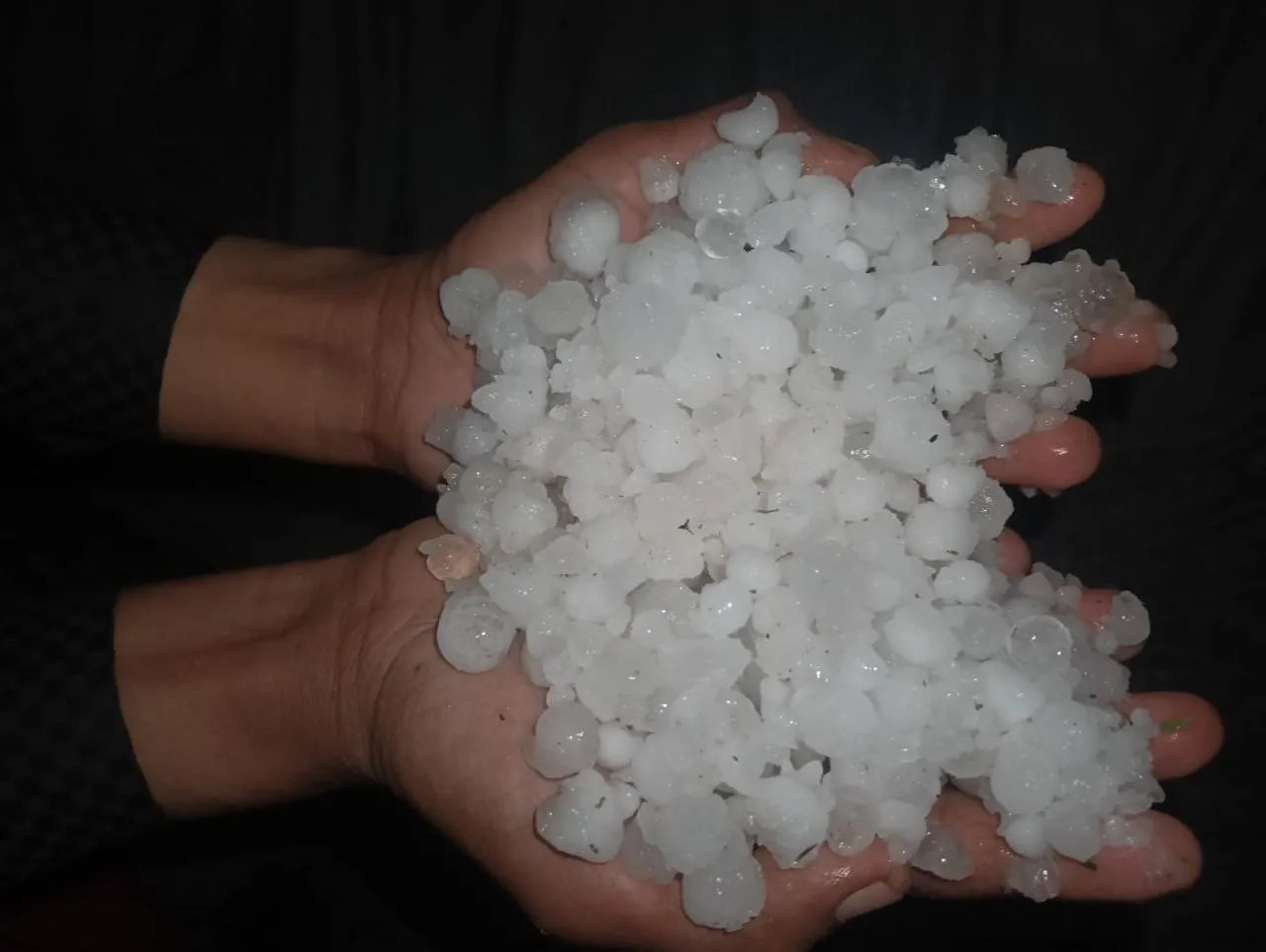 धार की स्लम बस्तियों में पीने लायक नहीं पानी