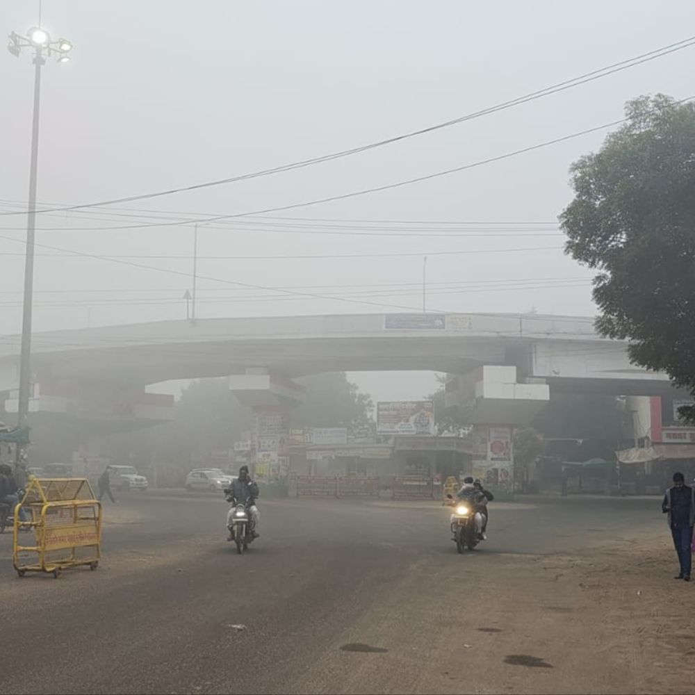 नागौर-डीडवाना में ठंड का ‘डबल अटैक’:घने कोहरे की चादर में लिपटा क्षेत्र, शीतलहर से थमी जनजीवन की रफ़्तार