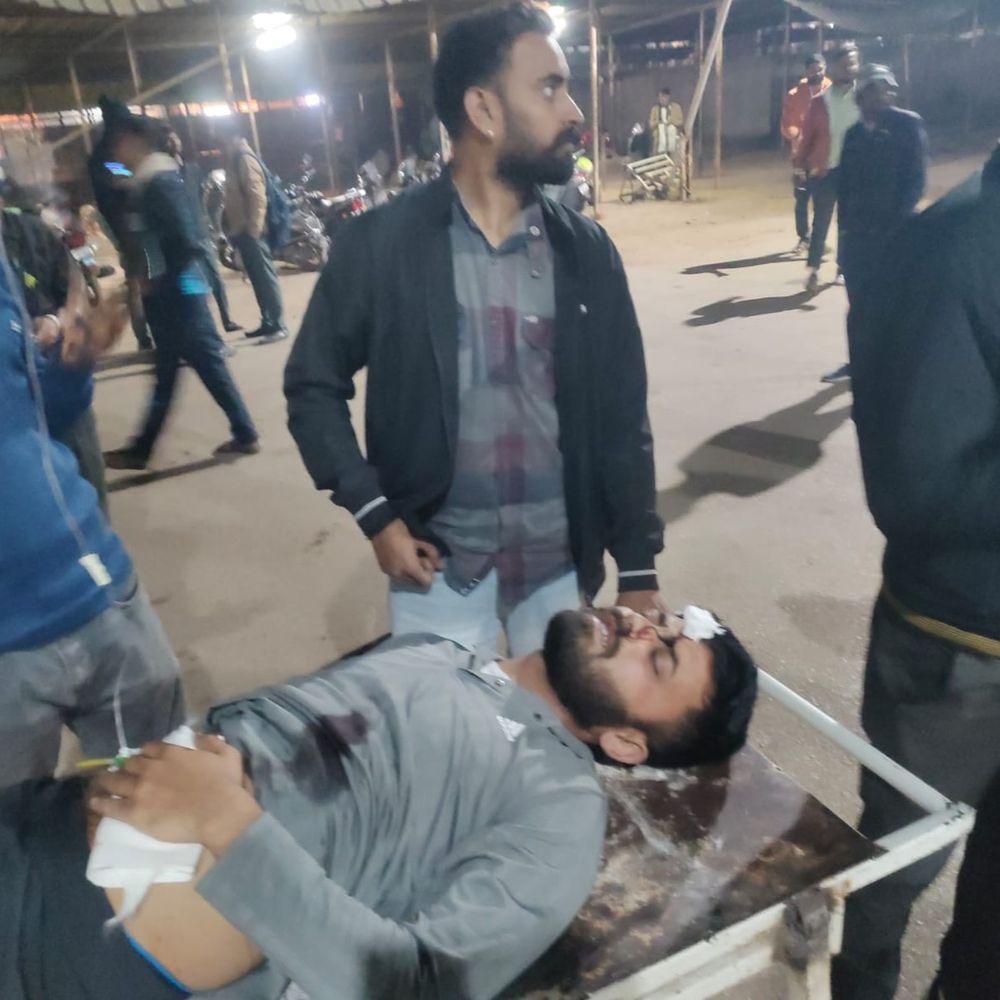 ग्वालियर में 24 साल के युवक को मारी गोली:क्रिकेट खेलने को लेकर हुआ विवाद; पहले लाठी-डंडों से पीटा, फिर गोली चलाई