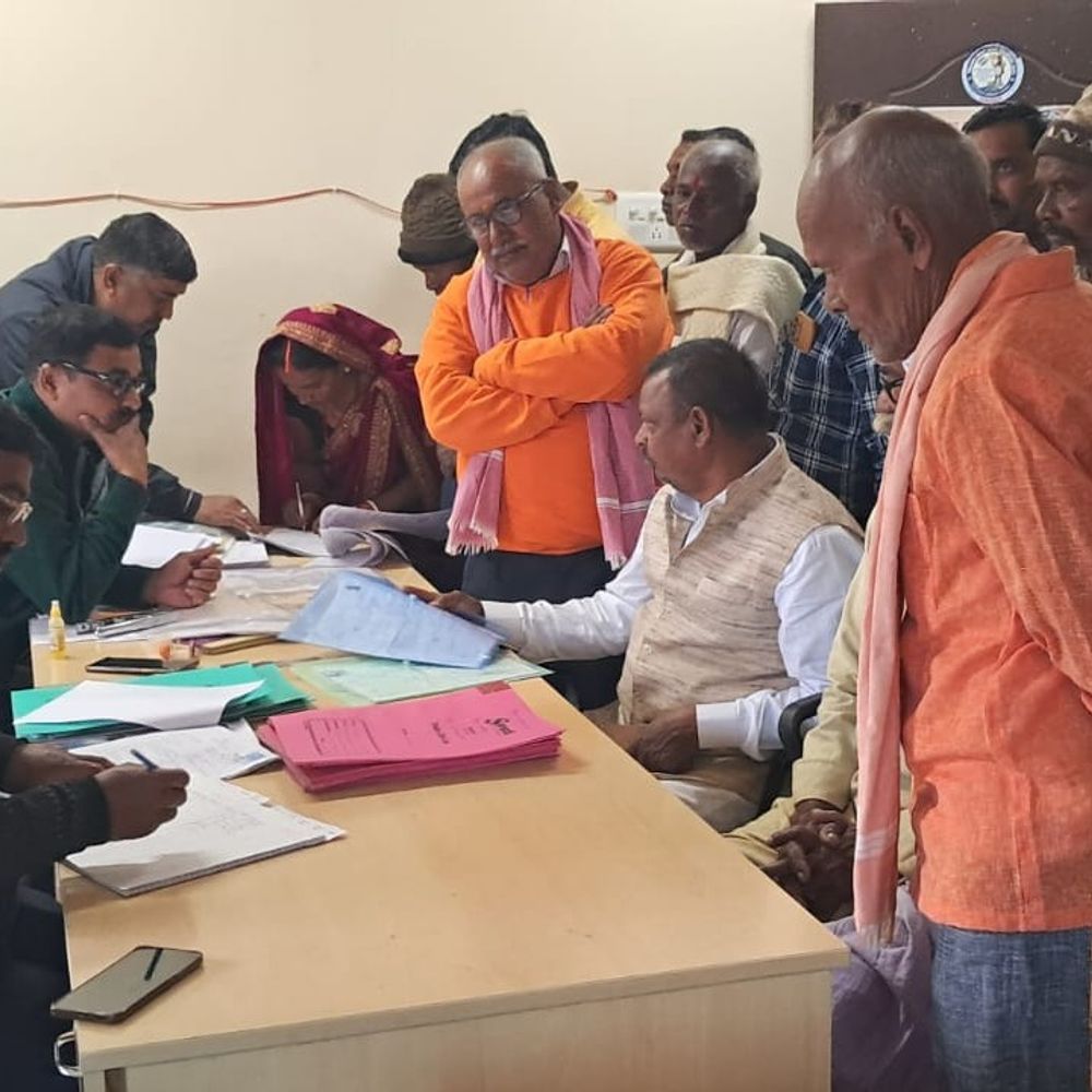 औरंगाबाद के तीन पैक्सों में चुनाव की प्रक्रिया शुरू:पहले दिन अध्यक्ष पद के लिए छह अभ्यर्थी ने भरा पर्चा, छह फरवरी को होगा चुनाव